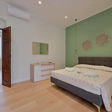 Guesthost - One Step Away From The Historic Center Lovely Flats شقة لا سبيتسْيا