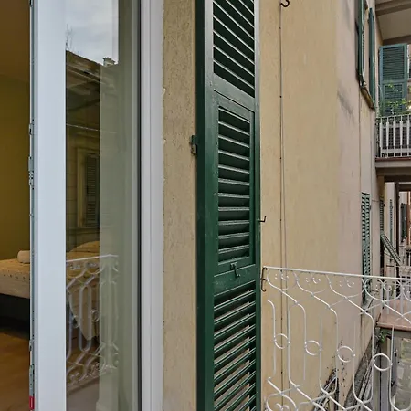 Guesthost - One Step Away From The Historic Center Lovely Flats لا سبيتسْيا