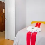 Guesthost - One Step Away From The Historic Center Lovely Flats Специя