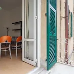 Guesthost - One Step Away From The Historic Center Lovely Flats Апартаменты Специя