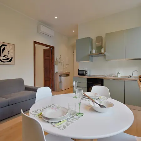 Διαμέρισμα Guesthost - One Step Away From The Historic Center Lovely Flats *