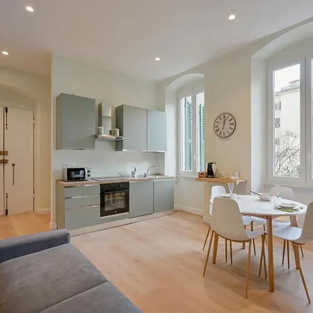 Guesthost - One Step Away From The Historic Center Lovely Flats La Spezia
