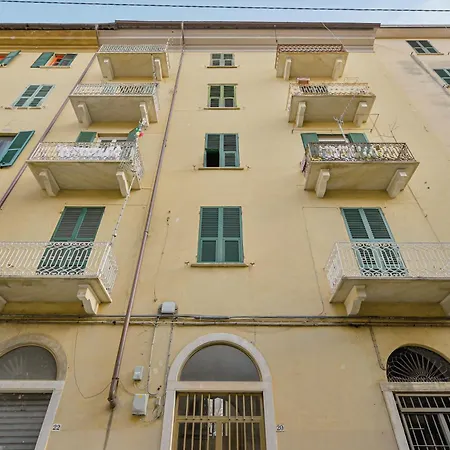 Guesthost - One Step Away From The Historic Center Lovely Flats * La Spezia